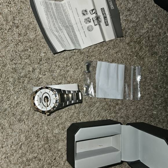 Packers Gold and Silver Men's Watch - Picture 2 of 2